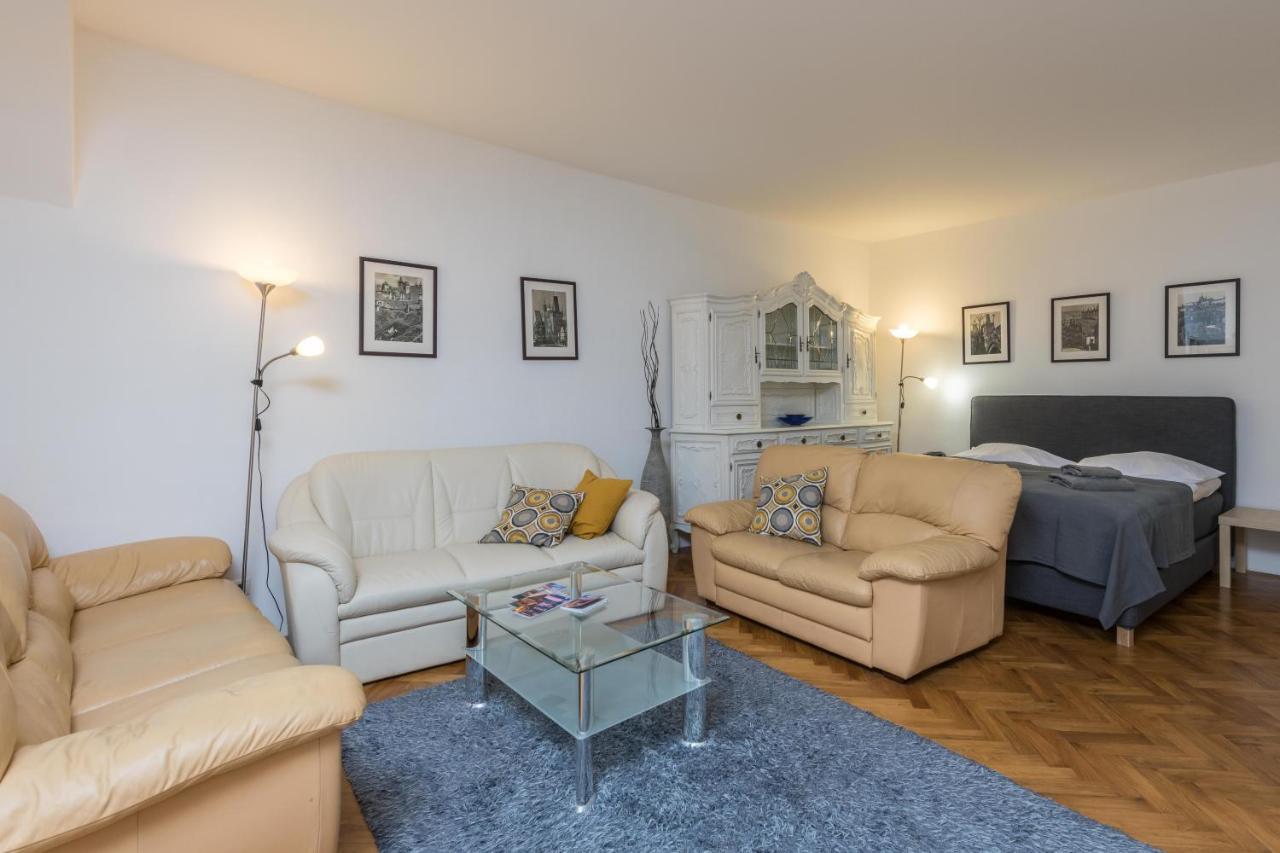 Apartman Carolinum براغ المظهر الخارجي الصورة